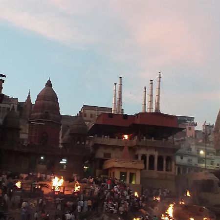 P G On Ganges Varanasi Eksteriør billede