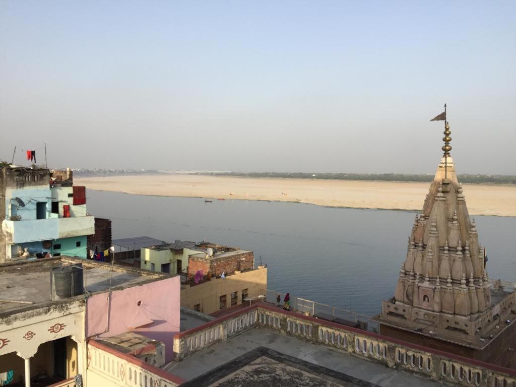 P G On Ganges Varanasi Eksteriør billede