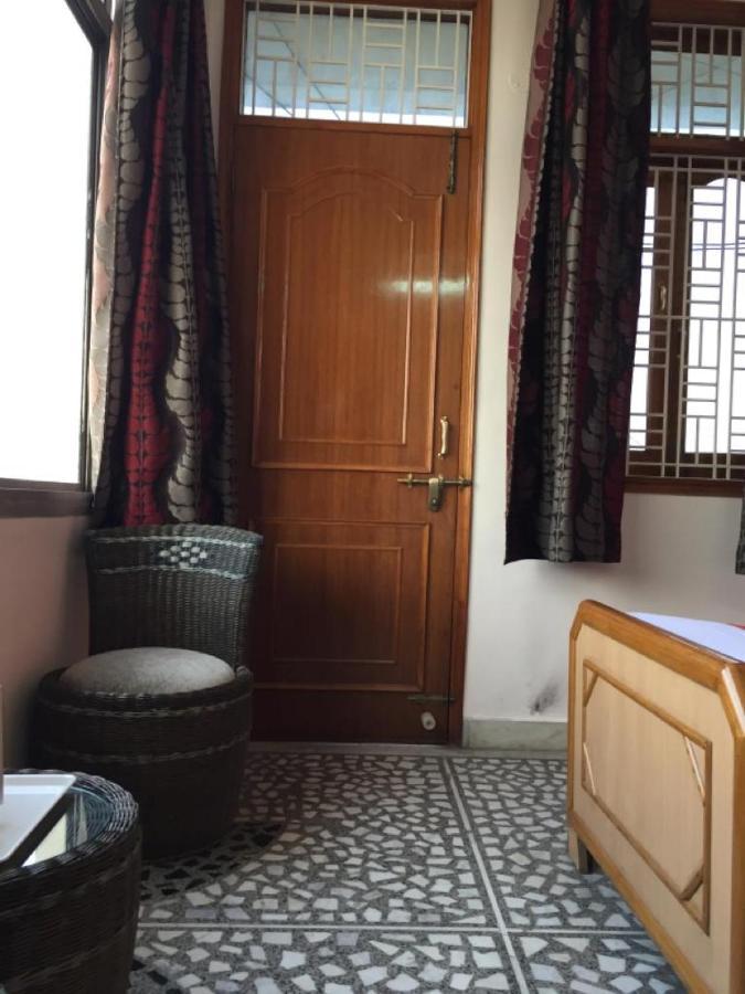 P G On Ganges Varanasi Eksteriør billede